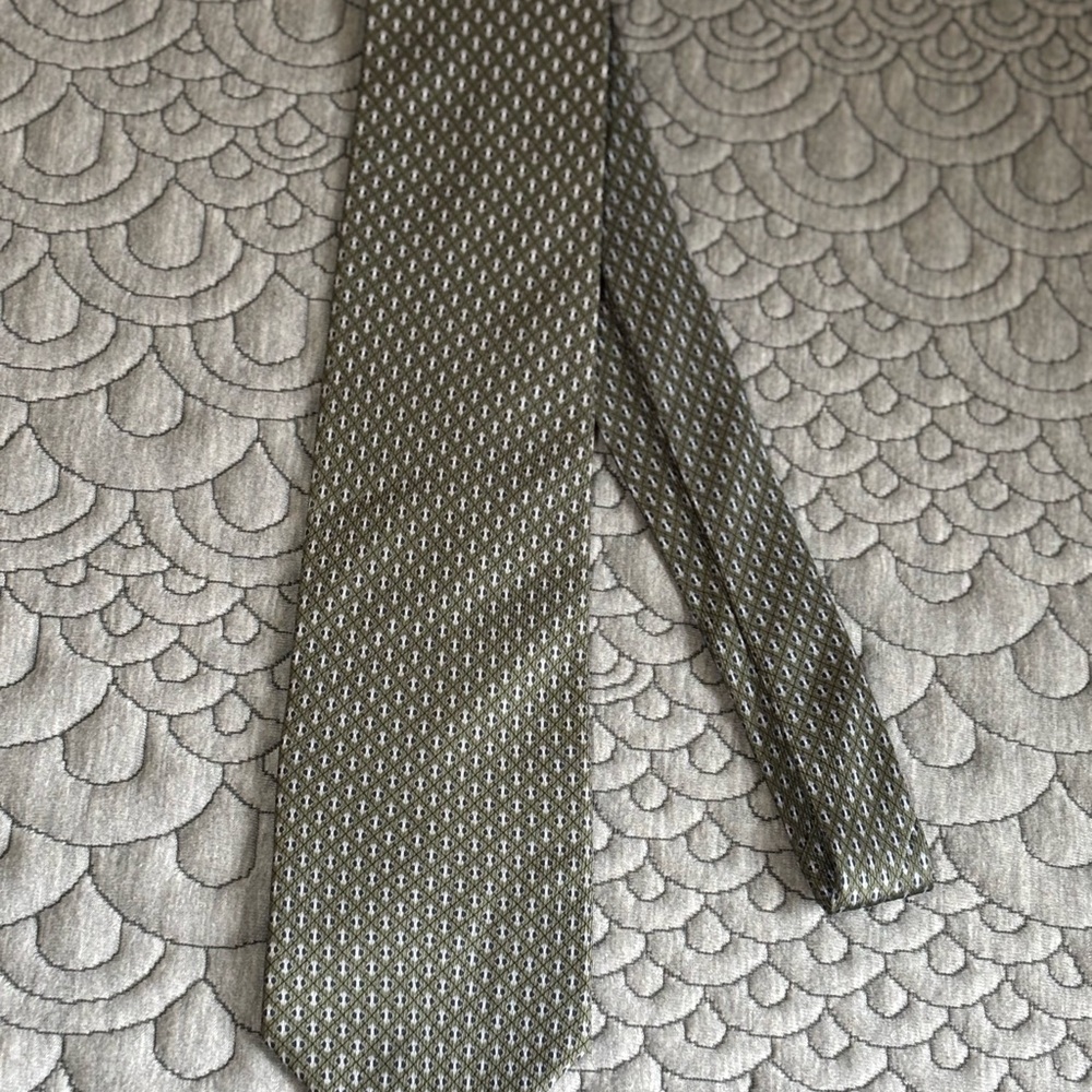 Green 100% silk Men's Tie